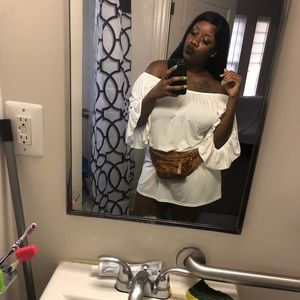 Meet your Posher, Tia